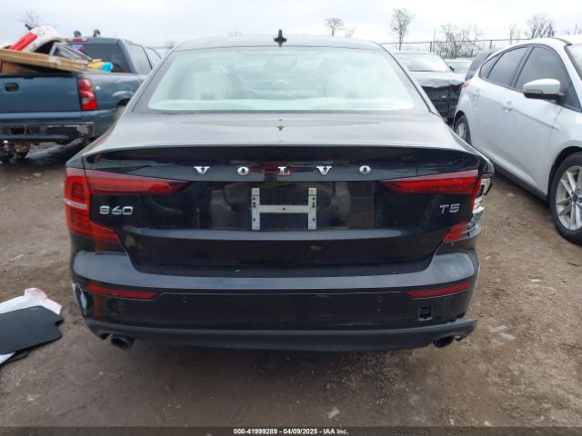 7JR102FKXKG009468 Volvo S60 T5 Momentum