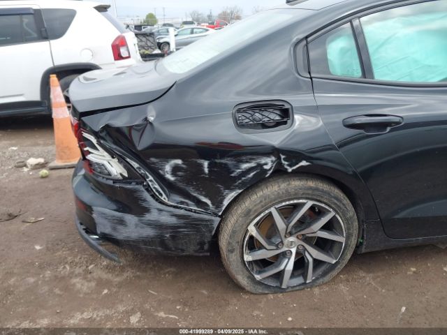 7JR102FKXKG009468 Volvo S60 T5 Momentum