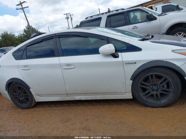 JTDKN3DU5E0386382 Toyota Prius Three