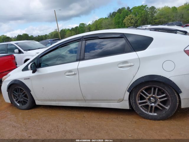 JTDKN3DU5E0386382 Toyota Prius Three
