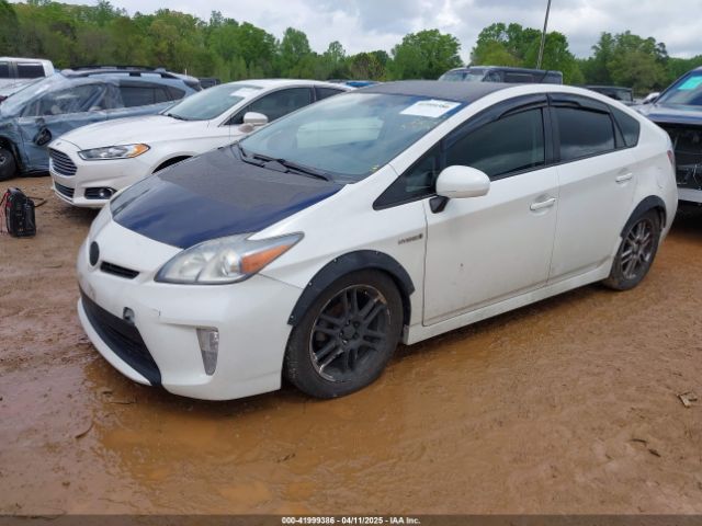 JTDKN3DU5E0386382 Toyota Prius Three