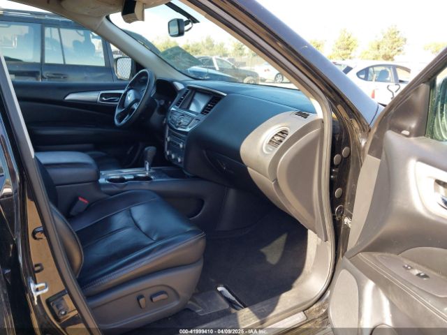 5N1DR2MN6JC633381 Nissan Pathfinder Sl
