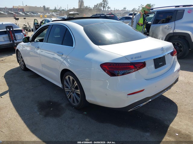 Mercedes-Benz E 350 2022 W1KZF8DB5NB068876 Image 3