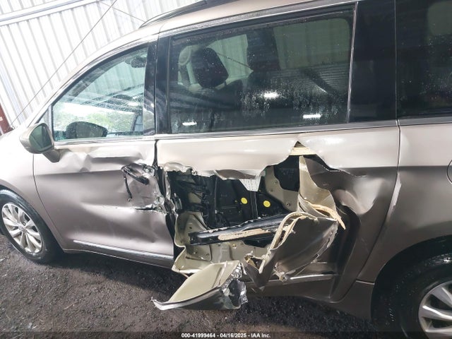 2C4RC1BG5HR565540 Chrysler Pacifica Touring-l