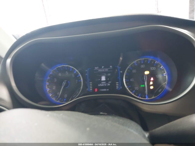 2C4RC1BG5HR565540 Chrysler Pacifica Touring-l