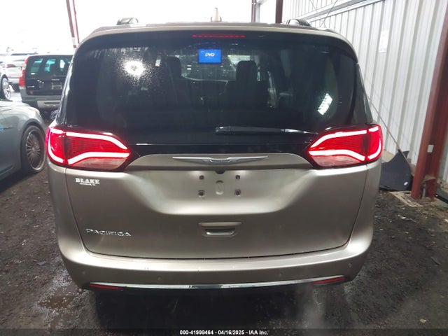 2C4RC1BG5HR565540 Chrysler Pacifica Touring-l