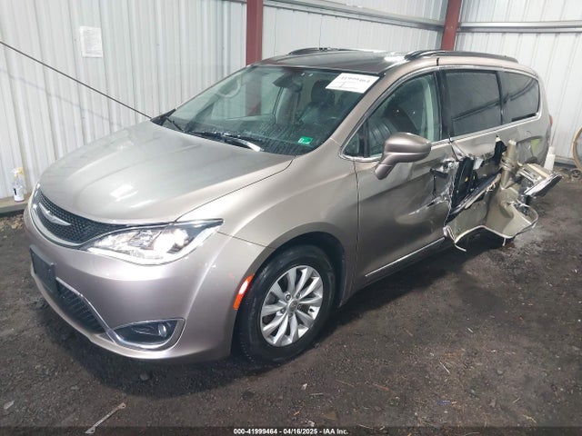 2C4RC1BG5HR565540 Chrysler Pacifica Touring-l