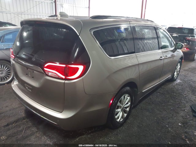 2C4RC1BG5HR565540 Chrysler Pacifica Touring-l