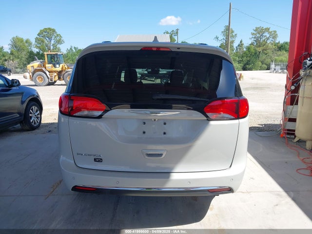 Chrysler Pacifica 35th Anniversary Touring L Plus 2020 2C4RC1EG4LR110425 Image 16