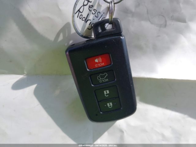 5TDKZRFH3KS344289 Toyota Highlander Xle