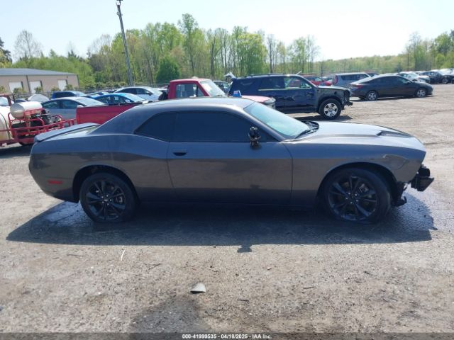 2C3CDZGG1NH238892 Dodge Challenger Sxt Awd