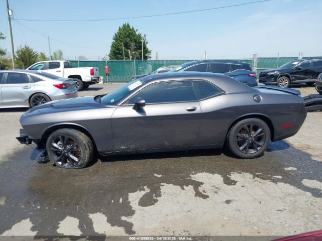 2C3CDZGG1NH238892 Dodge Challenger Sxt Awd