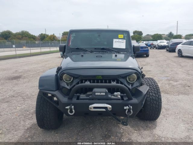 1C4BJWEG0GL318305 Jeep Wrangler Unlimited Sahara