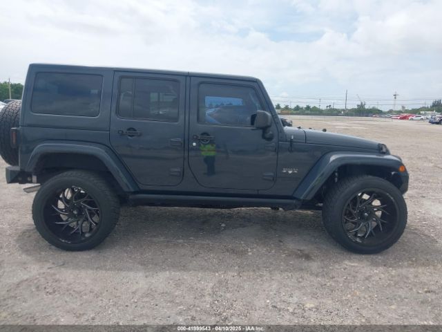 1C4BJWEG0GL318305 Jeep Wrangler Unlimited Sahara