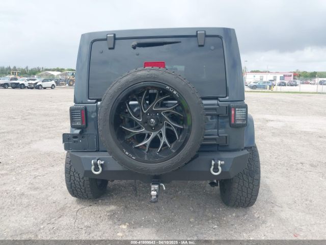 1C4BJWEG0GL318305 Jeep Wrangler Unlimited Sahara