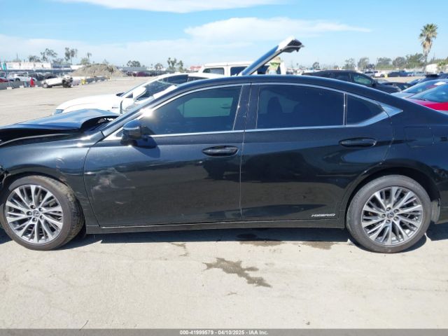 58AD21B12LU008125 Lexus ES 300H