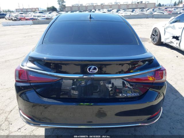 58AD21B12LU008125 Lexus ES 300H