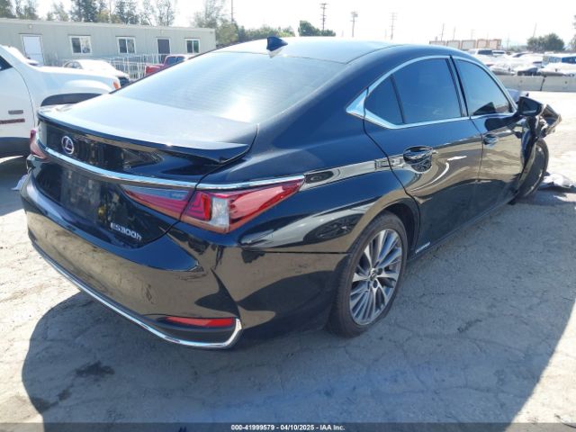 58AD21B12LU008125 Lexus ES 300H
