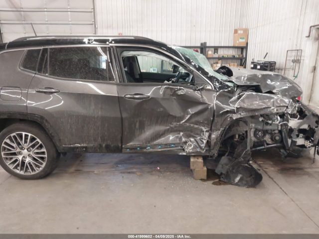3C4NJDCBXNT144690 Jeep Compass Limited 4x4