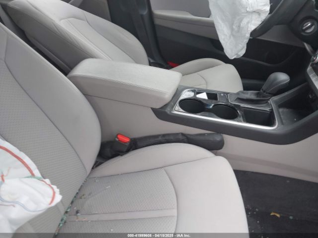 5NPE24AF7KH820379 Hyundai SONATA SE