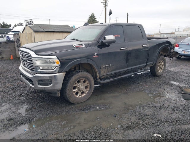 RAM 2019 2019 3C6UR5FL8KG538859 Image 2