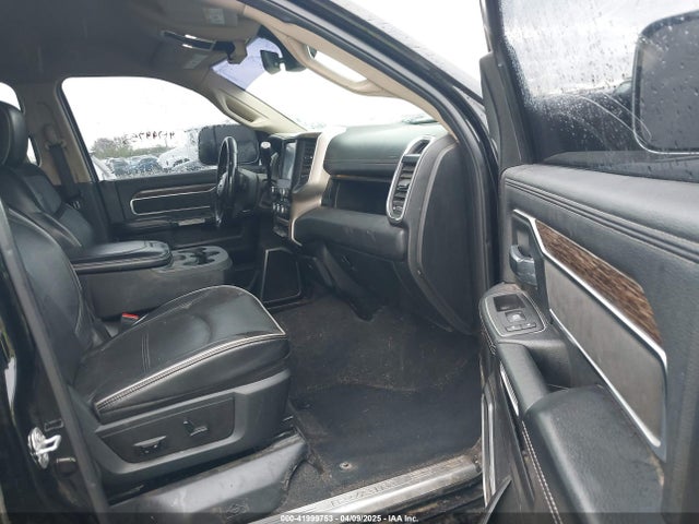 RAM 2019 2019 3C6UR5FL8KG538859 Image 5