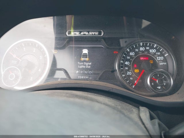 RAM 2019 2019 3C6UR5FL8KG538859 Image 7
