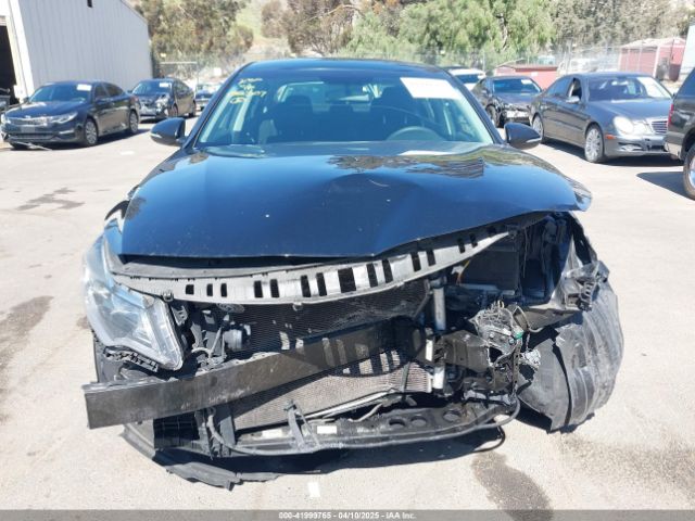 5XXGT4L31JG239754 KIA Optima Lx