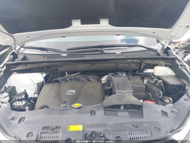 5TDKZRFH1HS518921 Toyota Highlander Xle