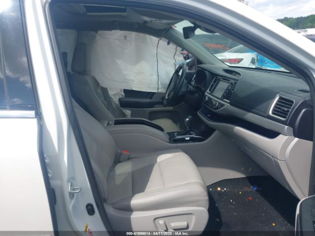 5TDKZRFH1HS518921 Toyota Highlander Xle