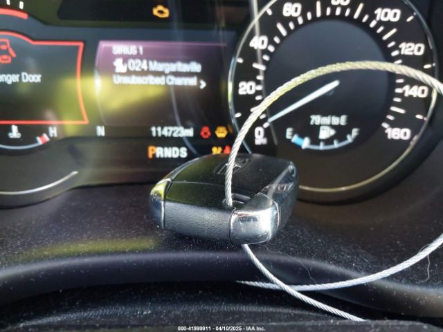 5LMCJ1C96HUL33651 Lincoln Mkc Premiere
