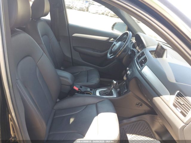 WA1EFCFS9GR023727 Audi Q3 2.0t Premium Plus