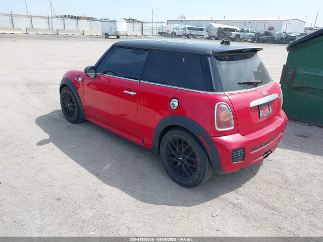 2010 MINI JOHN COOPER WORKS WMWMF9C56ATF97862 Photo 2