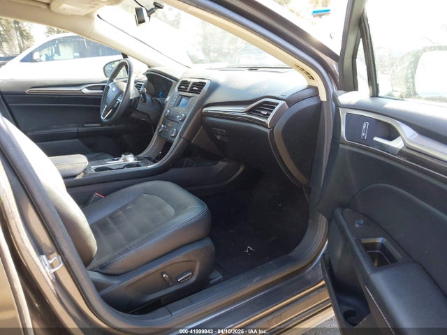 3FA6P0HD9HR150686 Ford FUSION SE