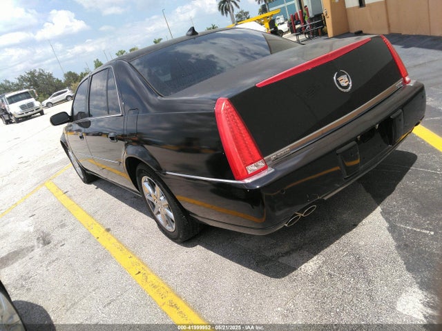 2010 CADILLAC DTS 1G6KD5EY8AU106072 Photo 2