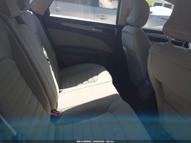 3FA6P0UU0JR278827 Ford Fusion Hybrid S