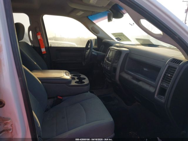 1C6RR7KG8KS520218 RAM 1500 Classic Tradesman  4x4 5'7 Box
