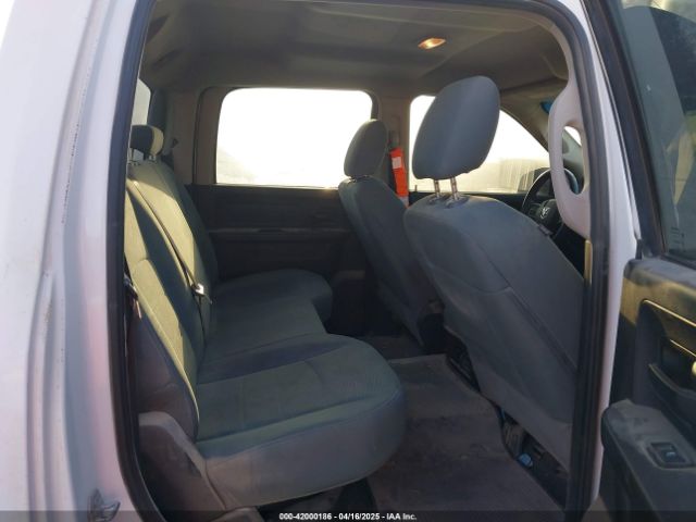 1C6RR7KG8KS520218 RAM 1500 Classic Tradesman  4x4 5'7 Box
