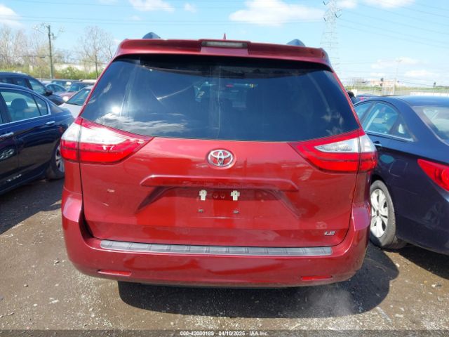 5TDKZ3DC6JS937924 Toyota Sienna Le 8 Passenger
