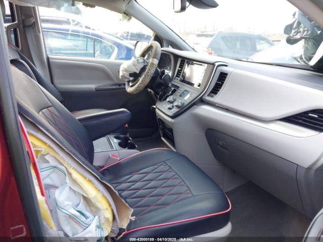 5TDKZ3DC6JS937924 Toyota Sienna Le 8 Passenger