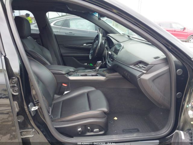 2021 CADILLAC CT4 1G6DC5RK5M0134988 Photo 4