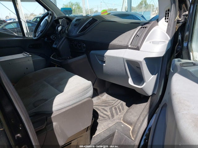 1FTYR2CM4FKA73033 Ford Transit-250