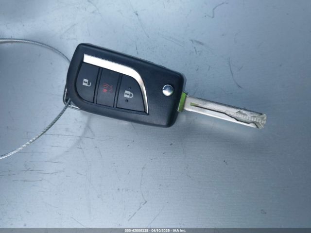 NMTKHMBX1KR070401 Toyota C-HR LE