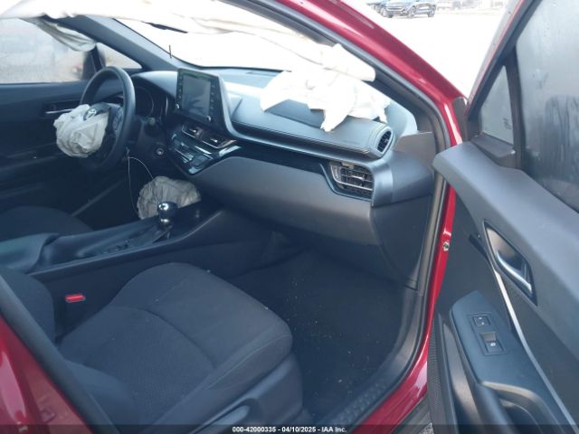 NMTKHMBX1KR070401 Toyota C-HR LE