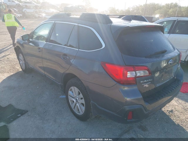 Subaru Outback 2.5i Premium 2018 4S4BSAFC5J3229361 Image 3