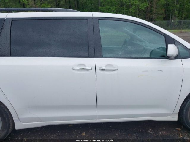 5TDKZ3DC0KS980821 Toyota Sienna Le 8 Passenger