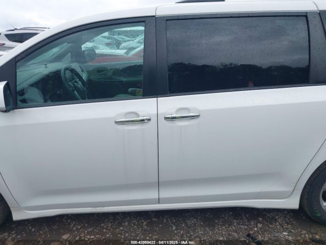 5TDKZ3DC0KS980821 Toyota Sienna Le 8 Passenger