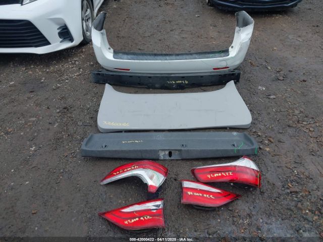5TDKZ3DC0KS980821 Toyota Sienna Le 8 Passenger