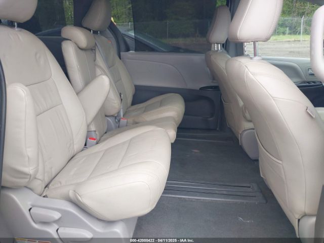 5TDKZ3DC0KS980821 Toyota Sienna Le 8 Passenger