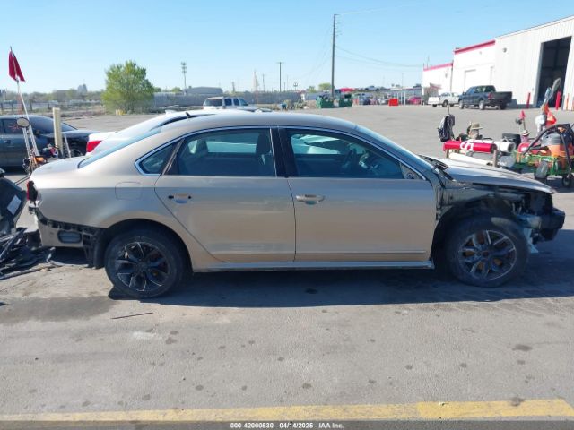 1VWAT7A33GC018687 Volkswagen Passat 1.8t S